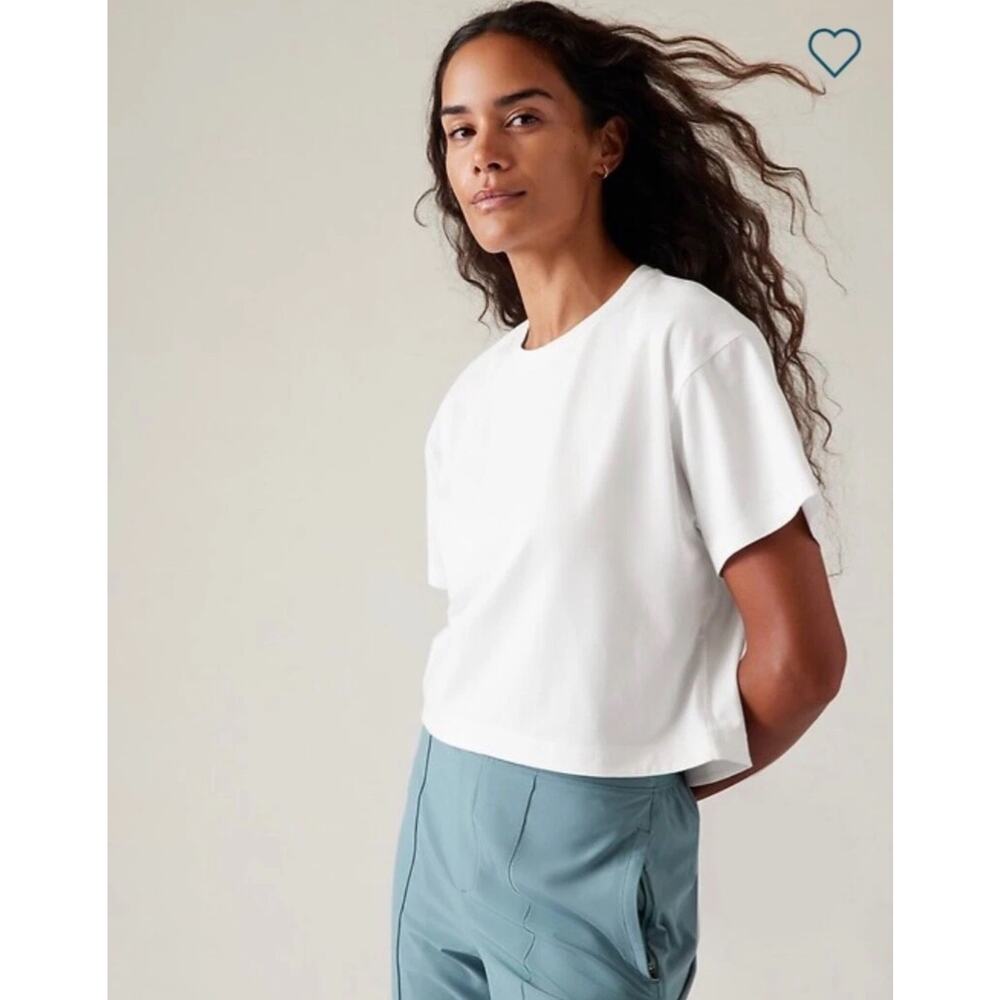 Athleta Effortless Crop Tee in White Women's Medium EUC!